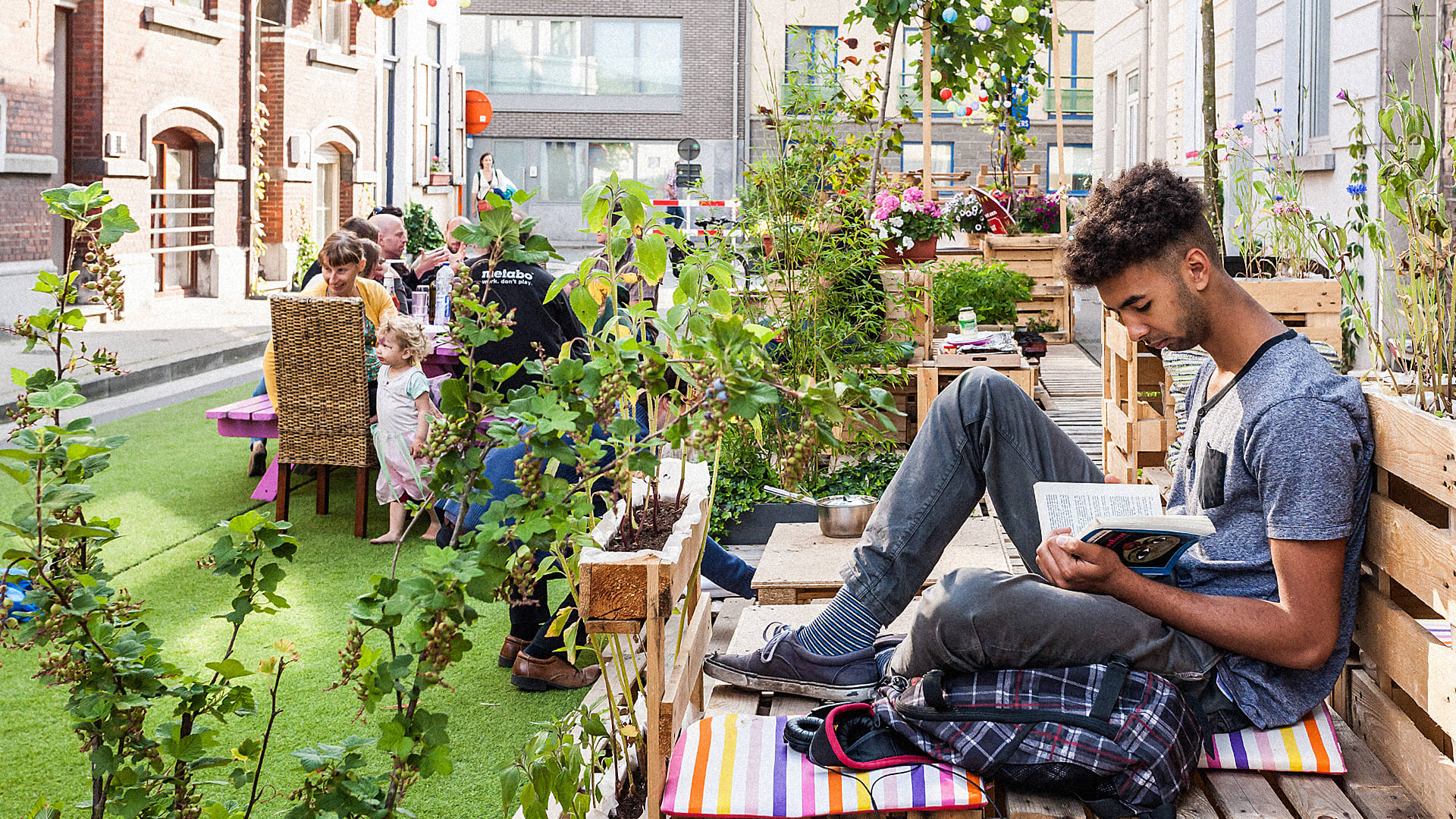Belgian Streets Got Rid Of Cars And Turned Into Beautiful Parks This Summer