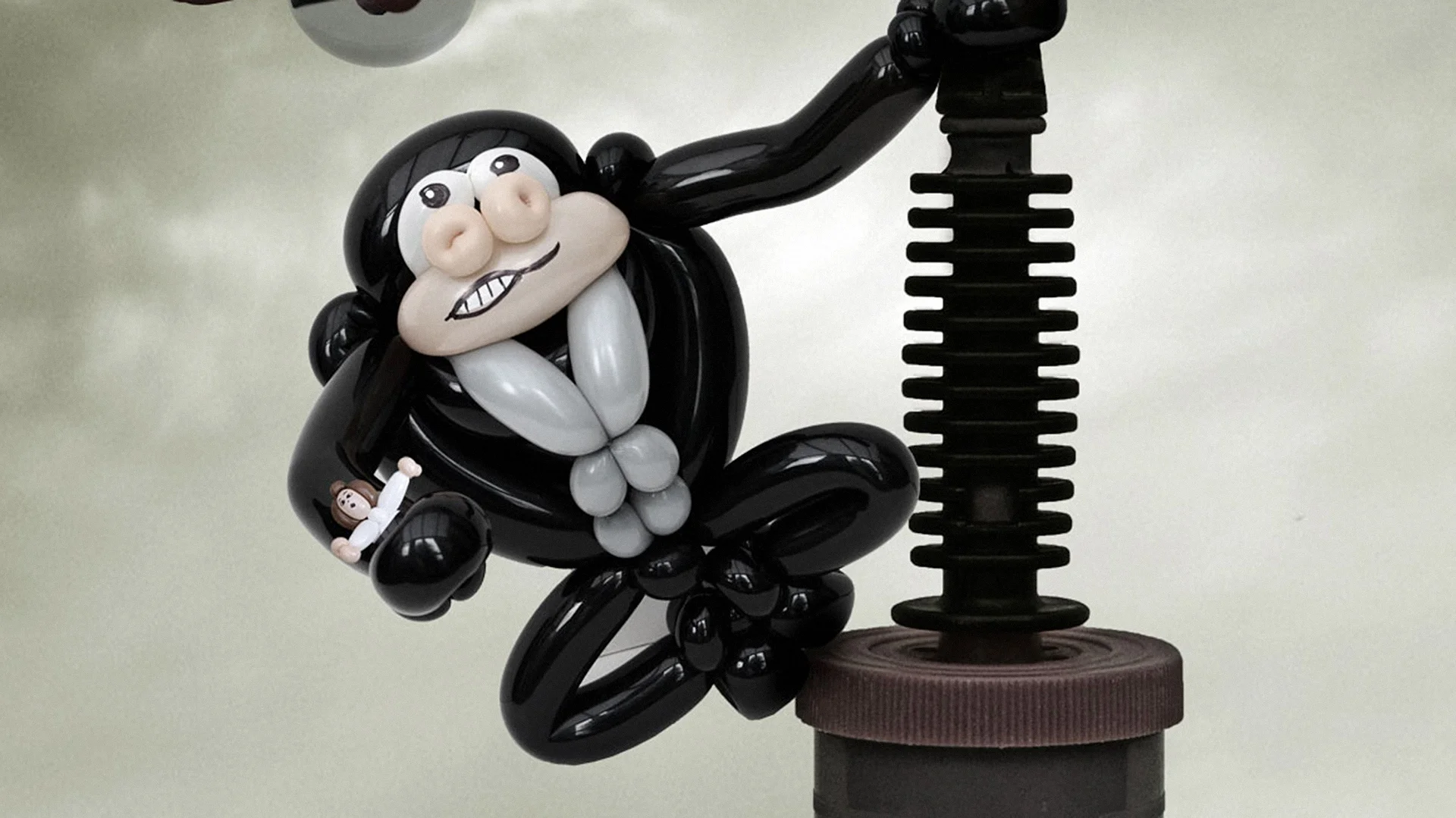 These Balloon Versions of Classic Movie Scenes Are Bursting With Detail ...