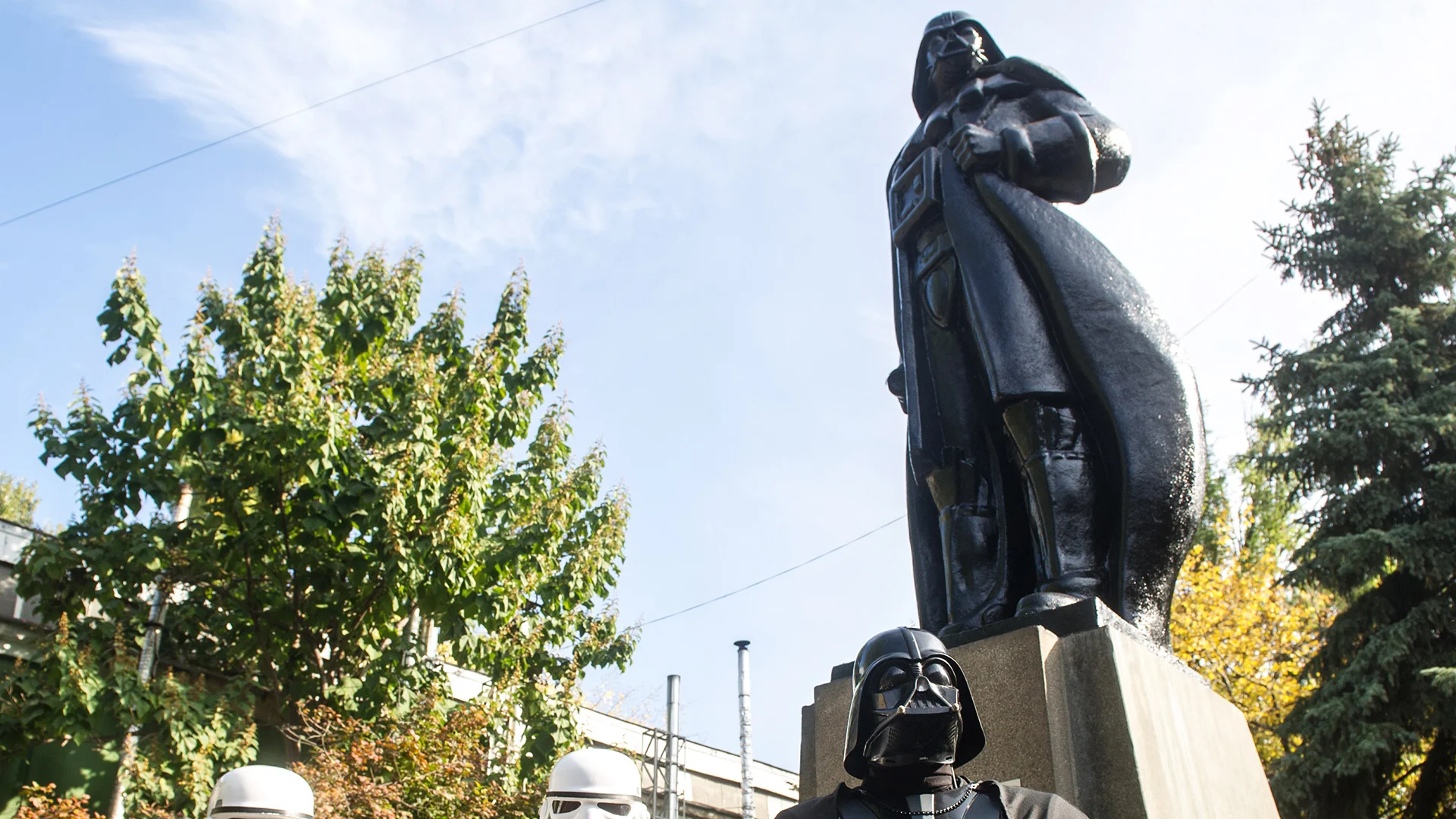 This Lenin Statue Has Been Transformed Into Darth Vader, Merging