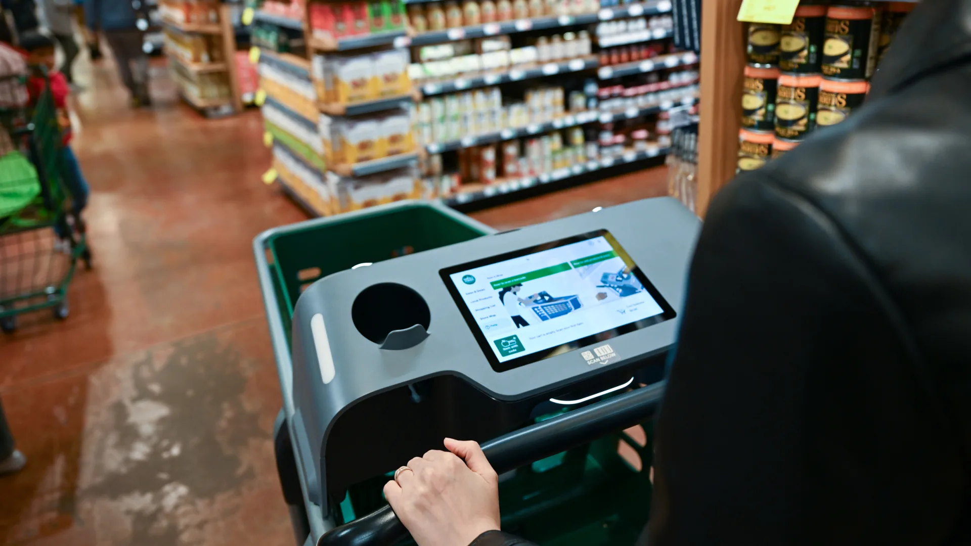 Amazon&rsquo;s push for shopping smart carts faces an uphill battle 