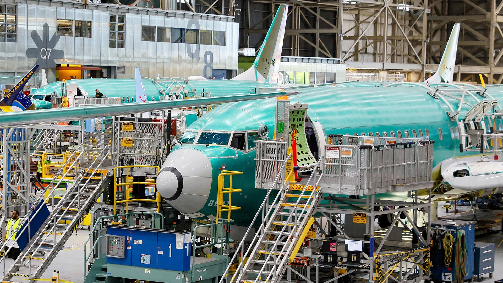 Boeing may avert a strike if its union ratifies this new labor deal