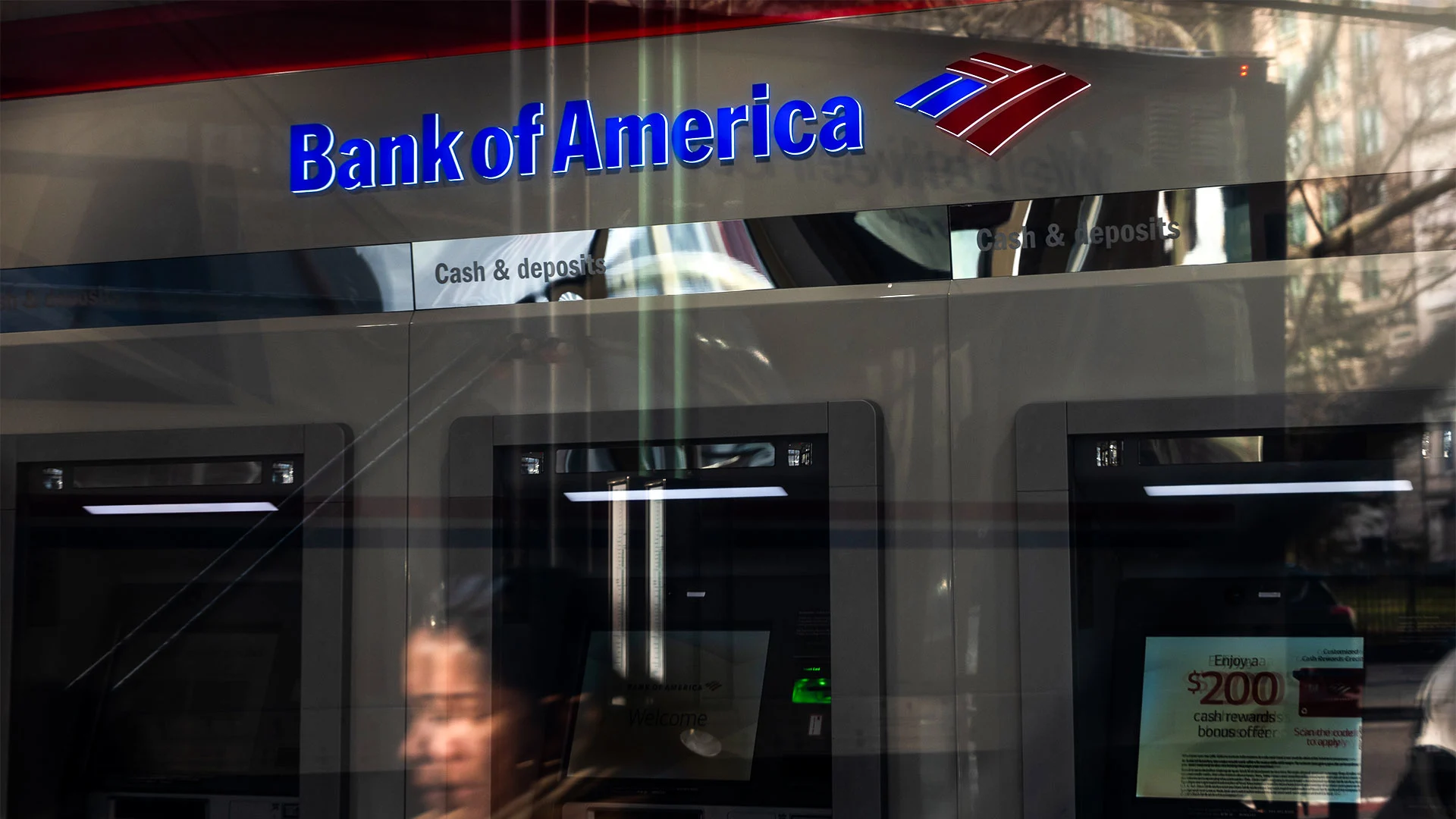 Bank of America is opening 165 new branches, joins list of financial retail expansions in the age of online banking