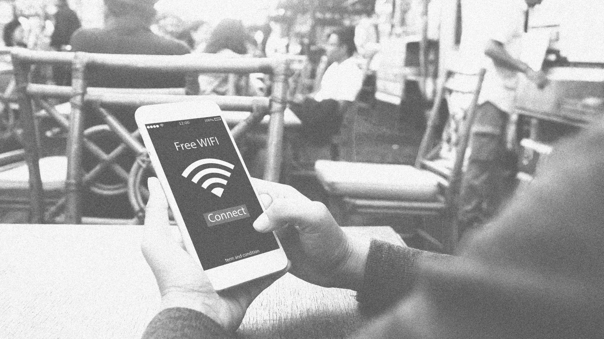 Ethical hacker explains the risks of using public internet - Fast 