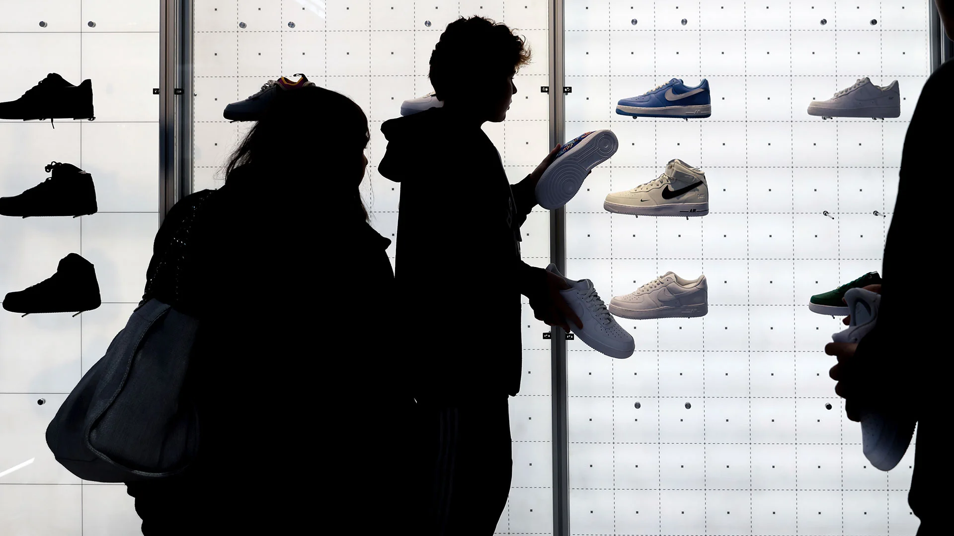 Klarna's U.S. shoppers reveal this worrying trend - Fast Company
