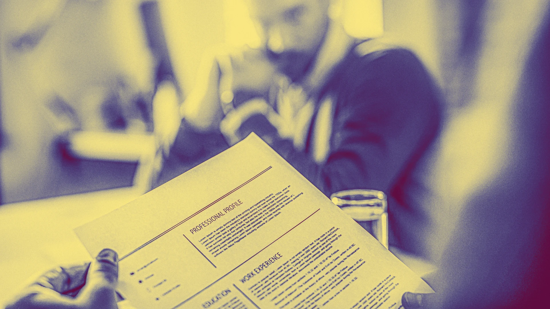 Is it okay to lie (a little) on your résumé?