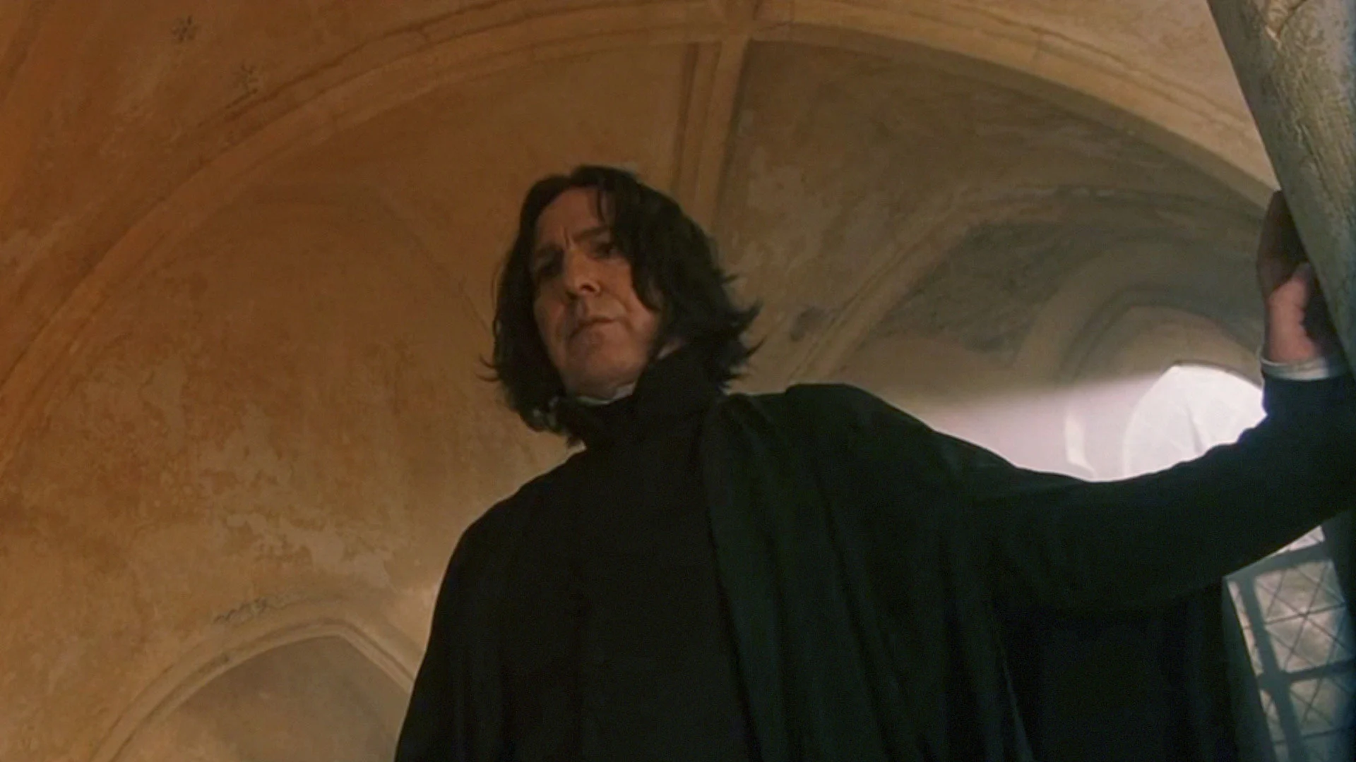 Three Powerful Speaking Habits That Are Intimidating Your Audience