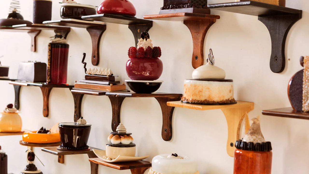 These Hyperrealistic Glass Pastries Are Literal Eye Candy - Fast