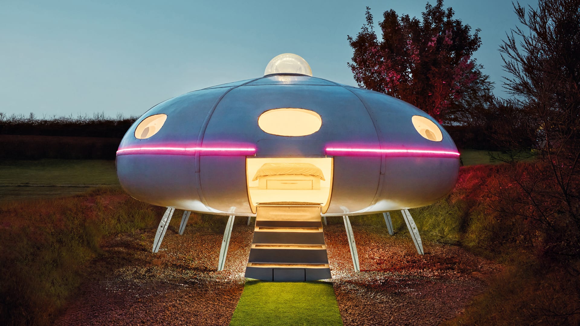 Airbnb is giving out $10 million to design OMG! homes - Fast Company