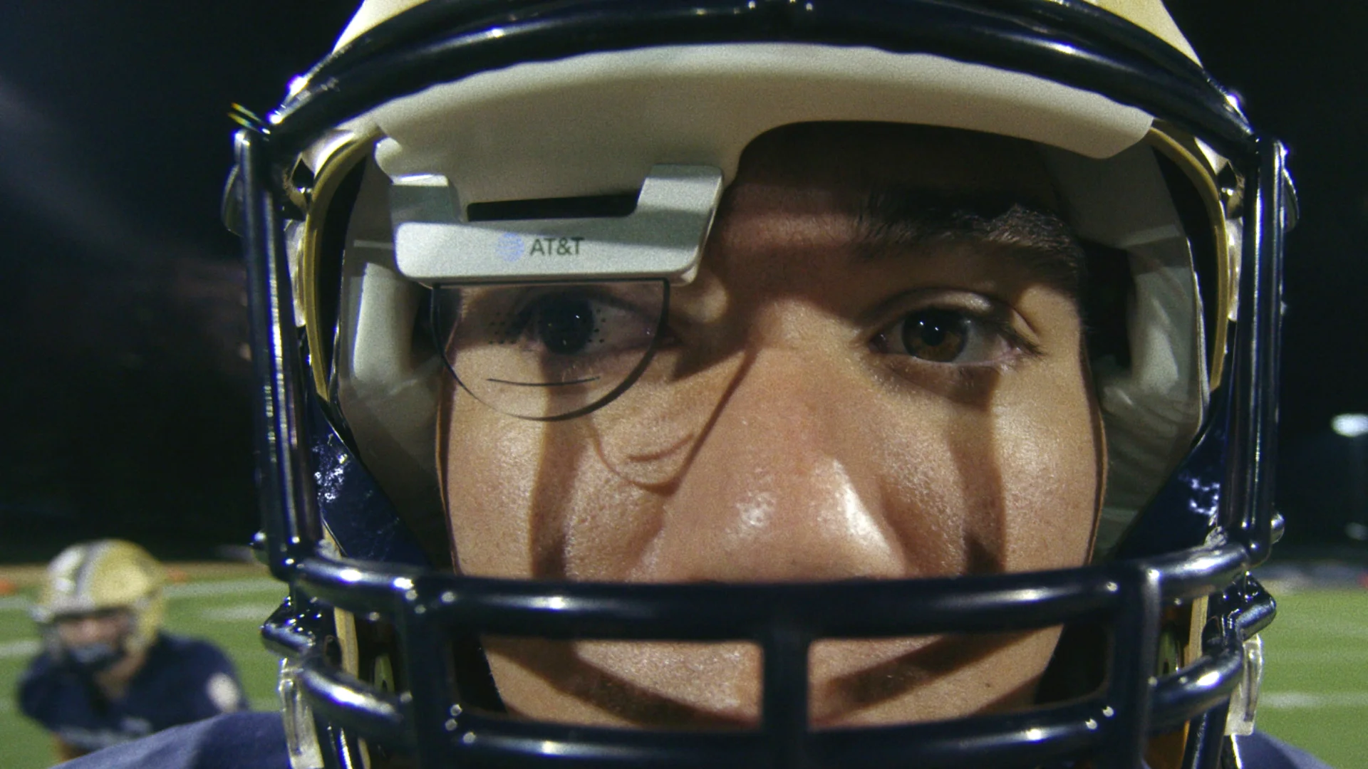 deaf and hard of hearing football helmet This football helmet uses AR to help deaf and hard of hearing players