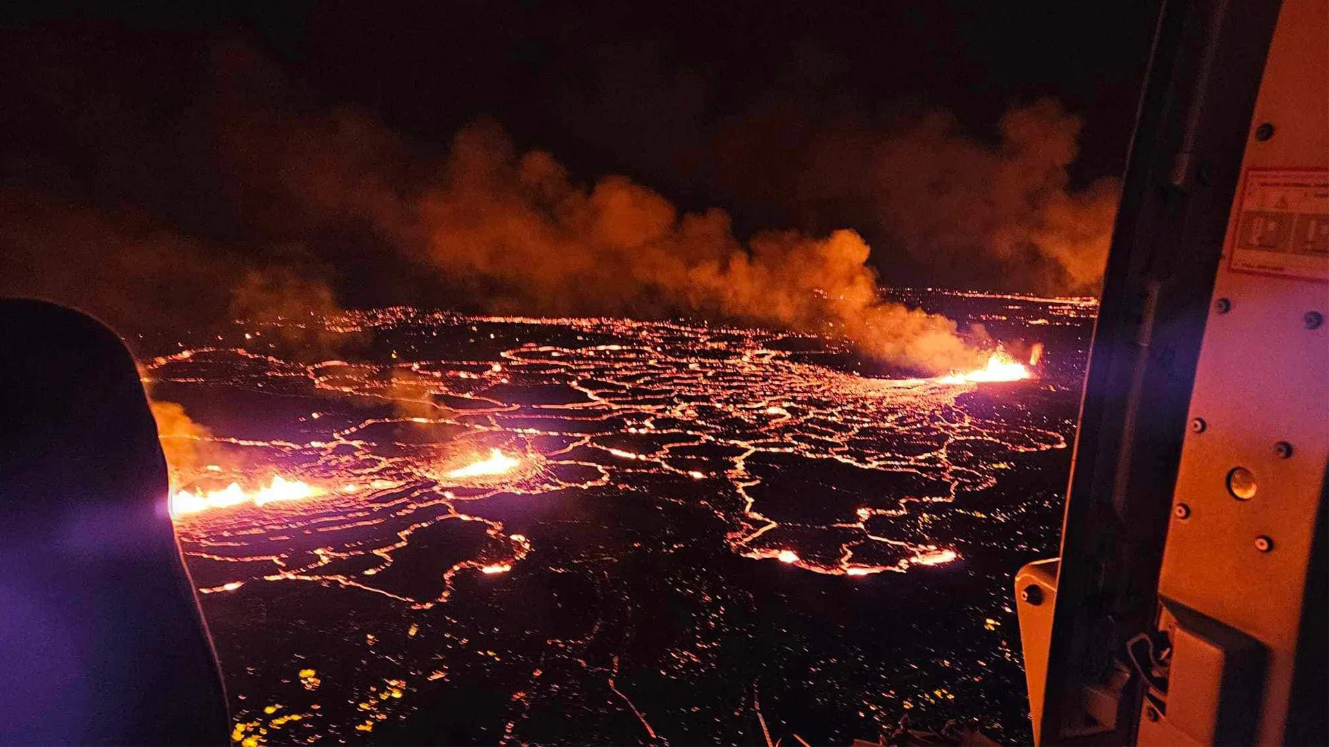 Iceland volcano eruption live stream today: Watch lava in real time
