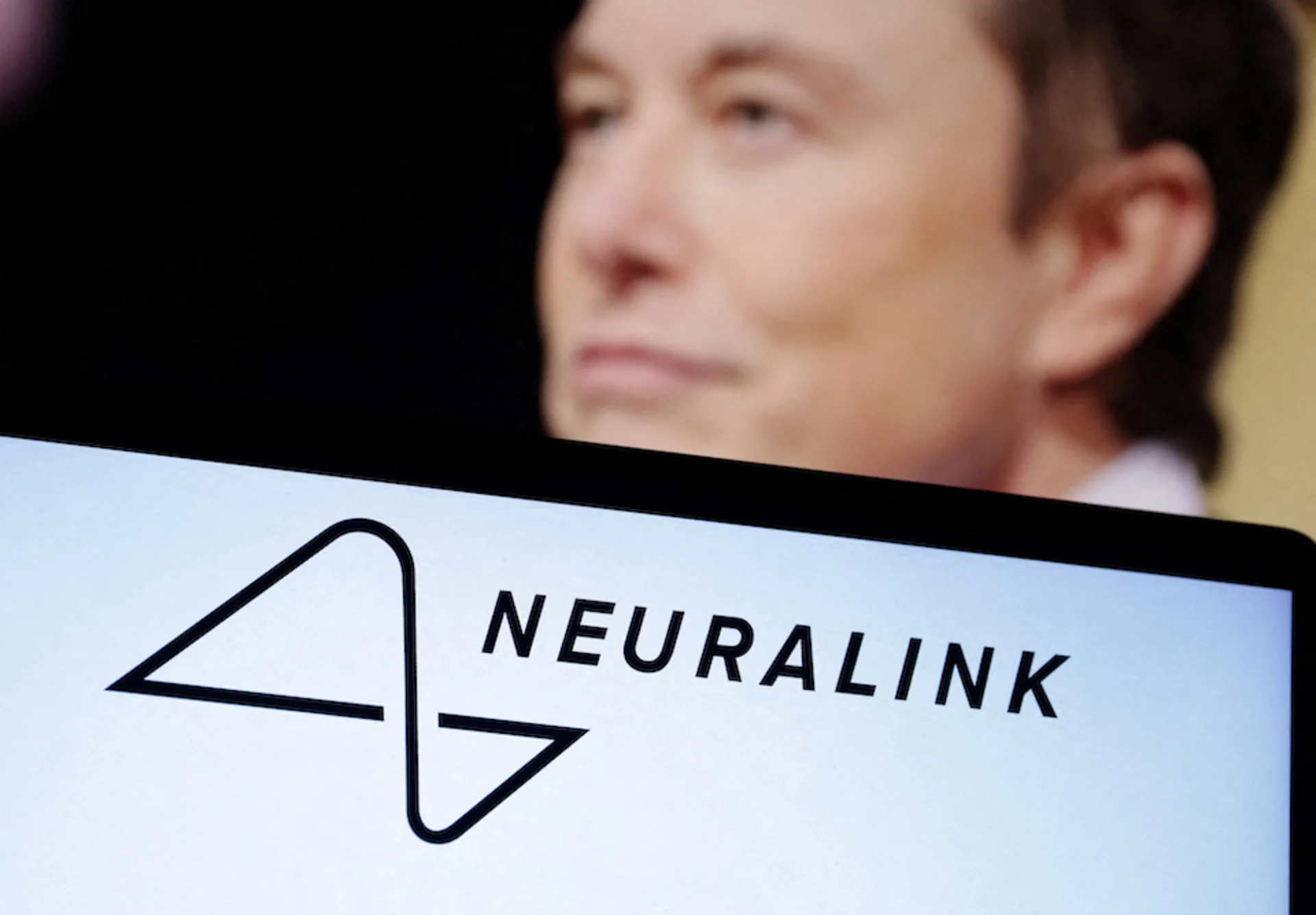 Elon Musk: Neuralink implanted 1st computer interface into human brain