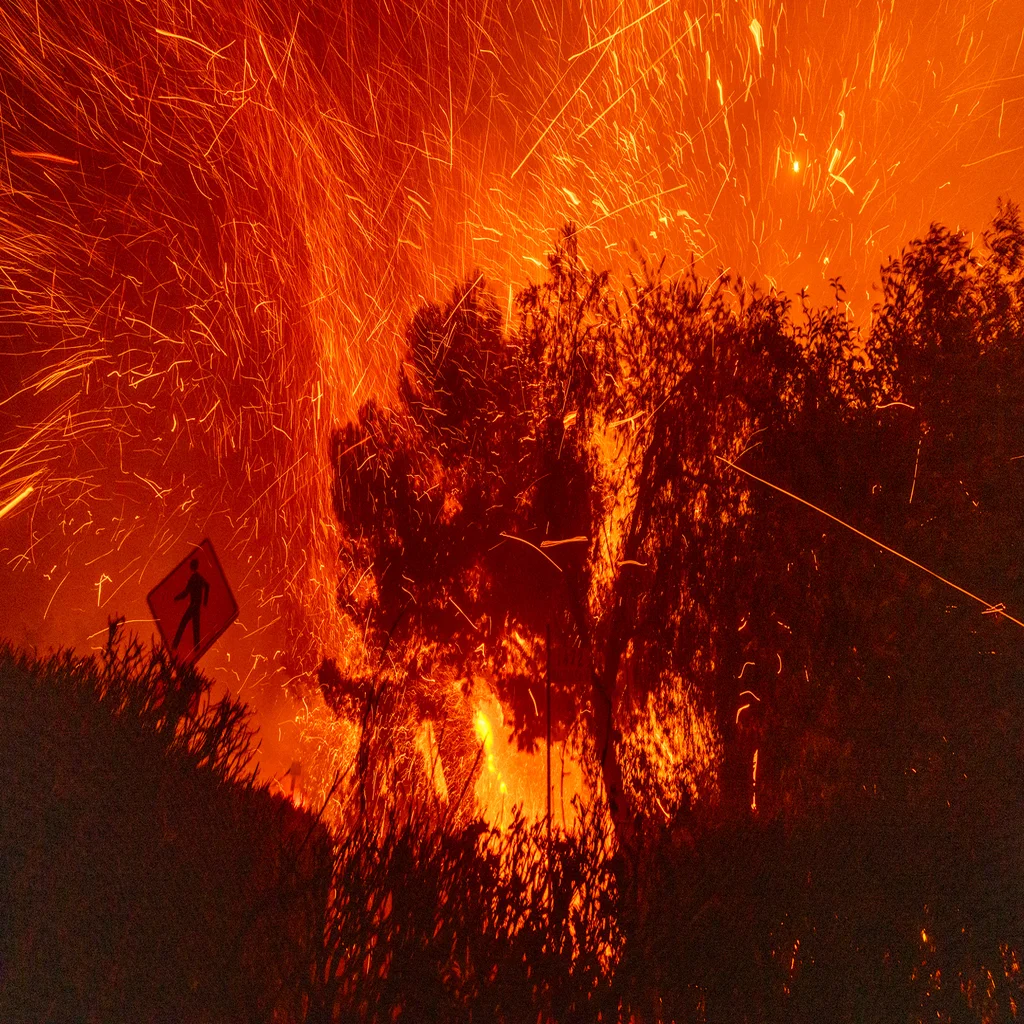 How ‘mountain waves’ are making the L.A. wildfires even worse
