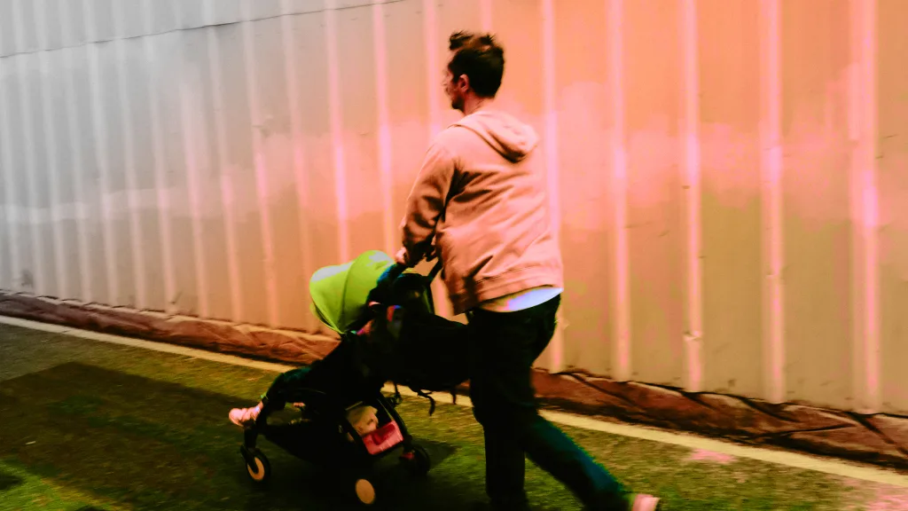 Report: Men aren't taking parental leave, even when states offer it