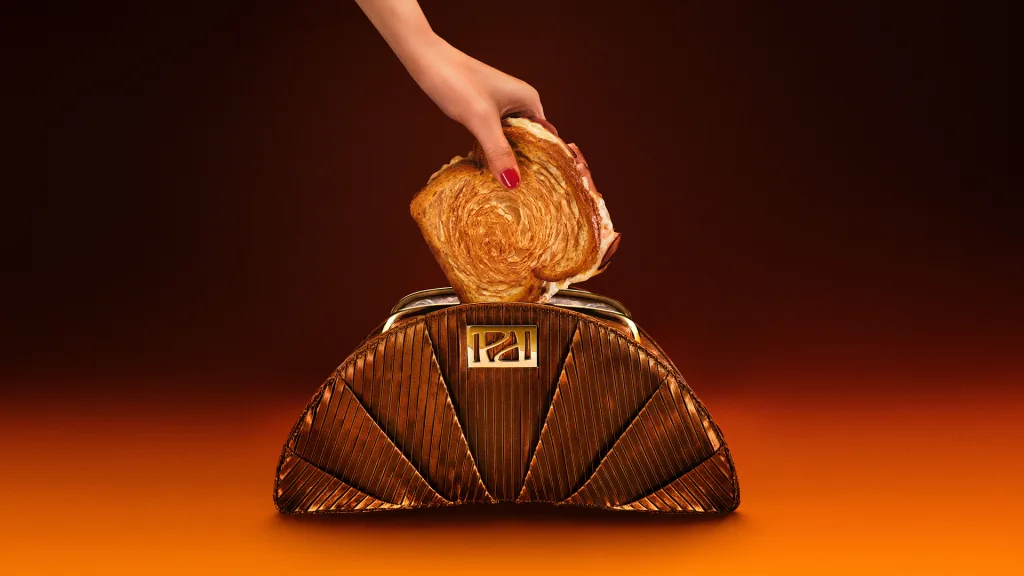 i-1-91326369-croissant-clutch.jpg