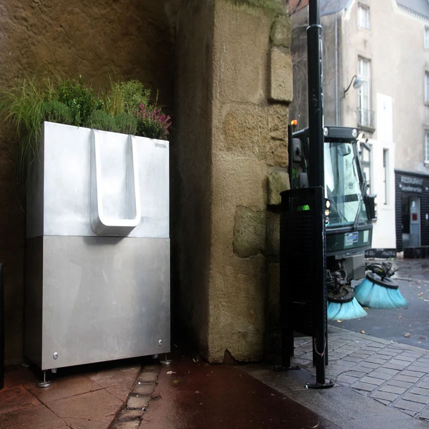 Paris Has An Ingenious Solution To Public Urination: Turn Pee Into ...