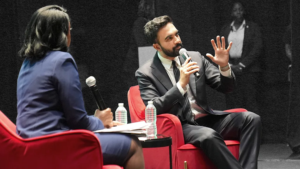 Remaining NYC mayoral hopefuls court Black women voters at Harlem's Apollo Theater in Harlem