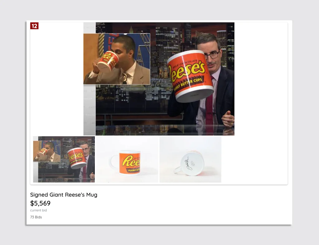 Een screenshot van de John Oliver-veilingsite met een gesigneerde, extra grote Reese-moklijst.