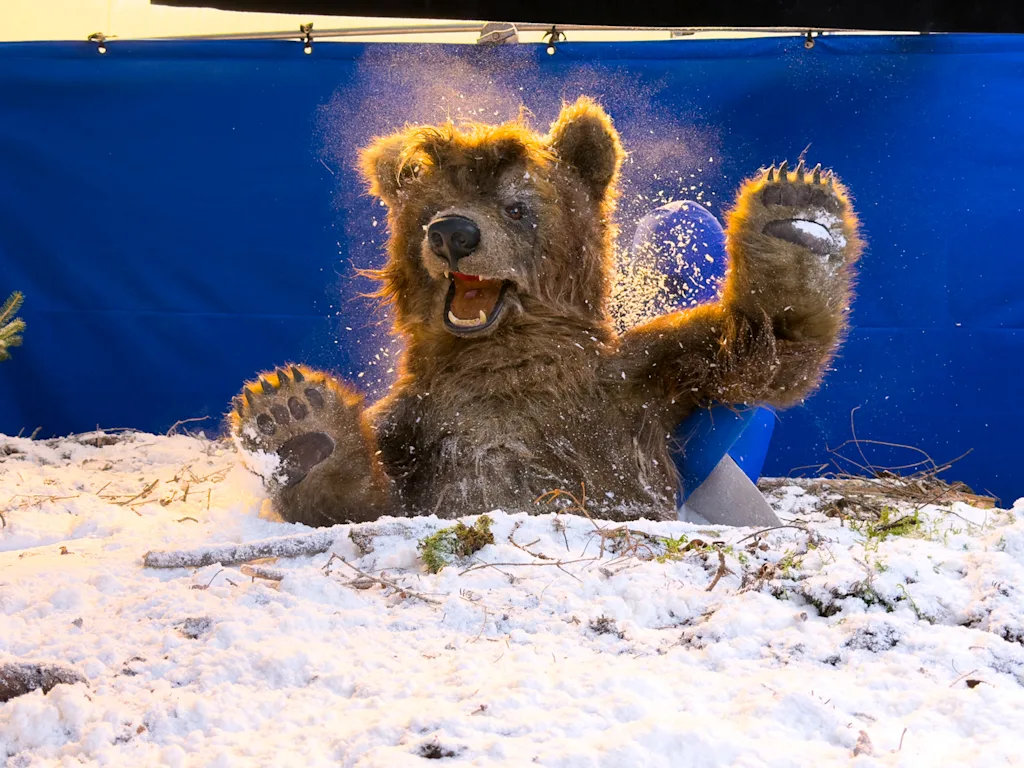 De nieuwe vakantieadvertentie van Apple is een wonderland van poppen en praktische effecten