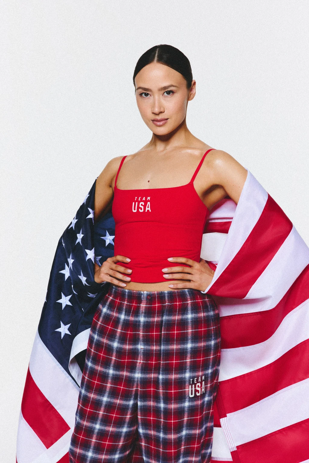 Olympiër Madison Chock draagt ​​Skims Team USA-uitrusting.