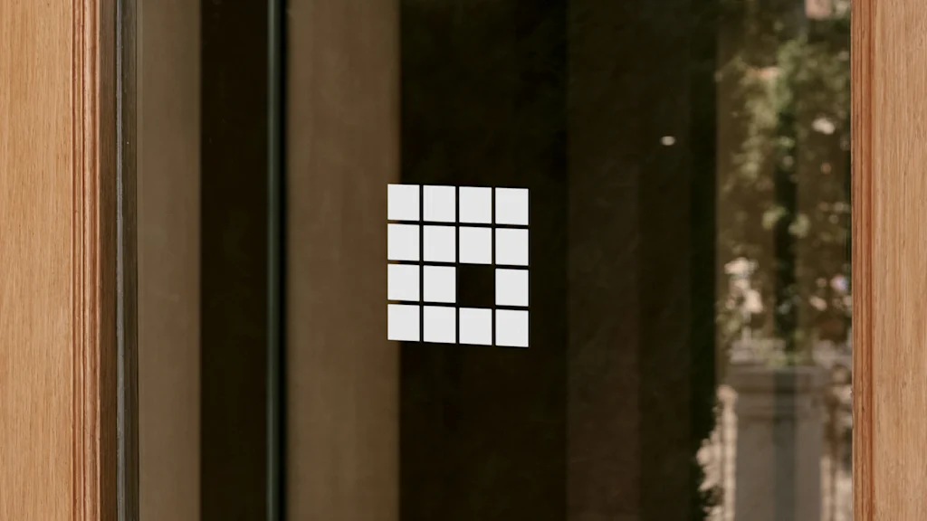 Kun jij de verborgen betekenis van dit Frank Lloyd Wright-logo achterhalen?