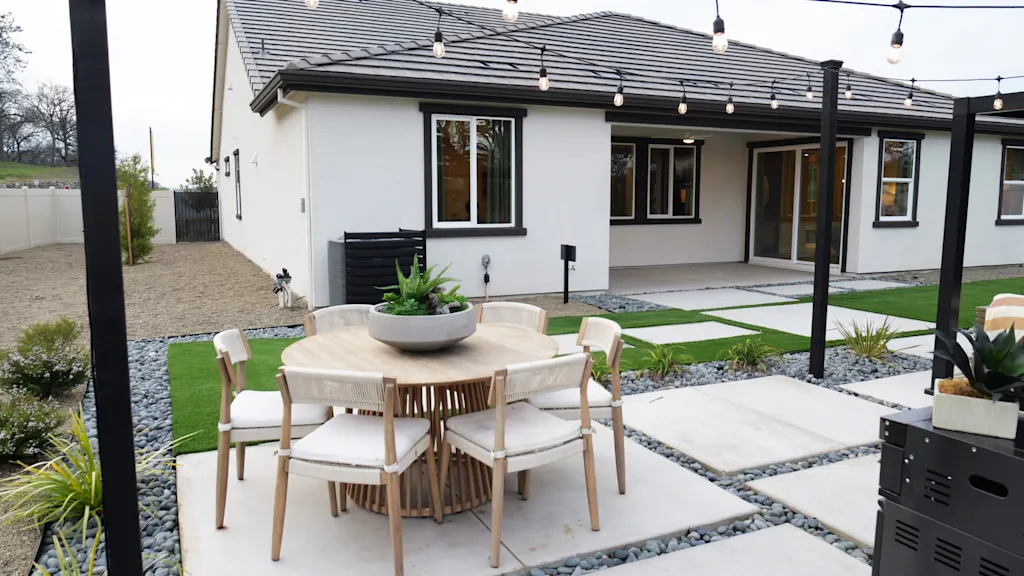 09-91478487-california-wildfire-neighbor