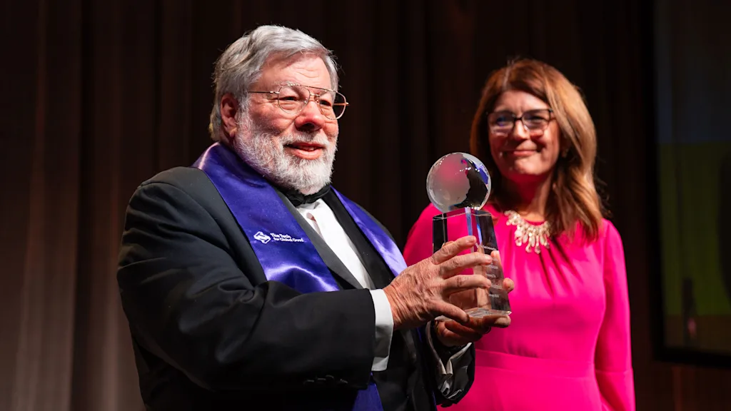 i-1-91477114-theres-only-one-woz-but-we-