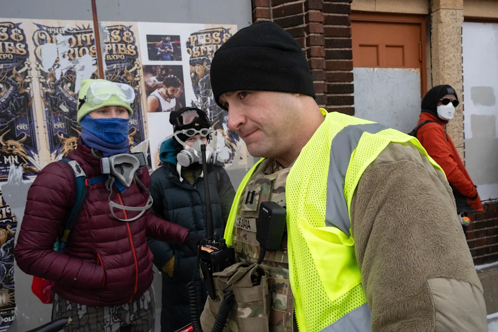 i-1-91479596-national-guard-yellow-vests