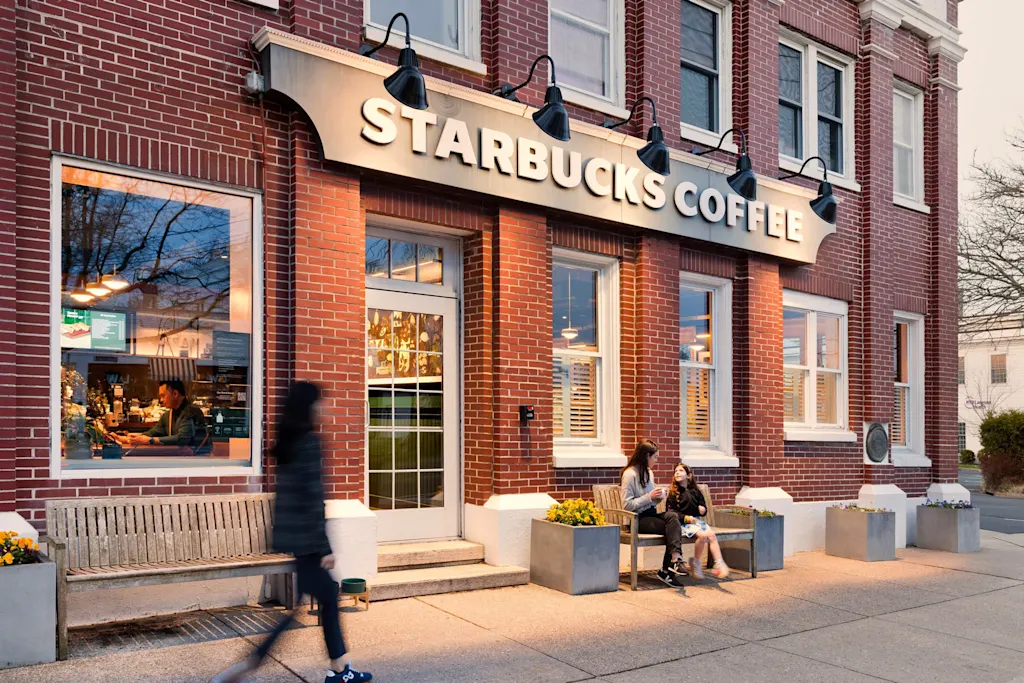 i-1-91482601-starbucks-earnings.jpg