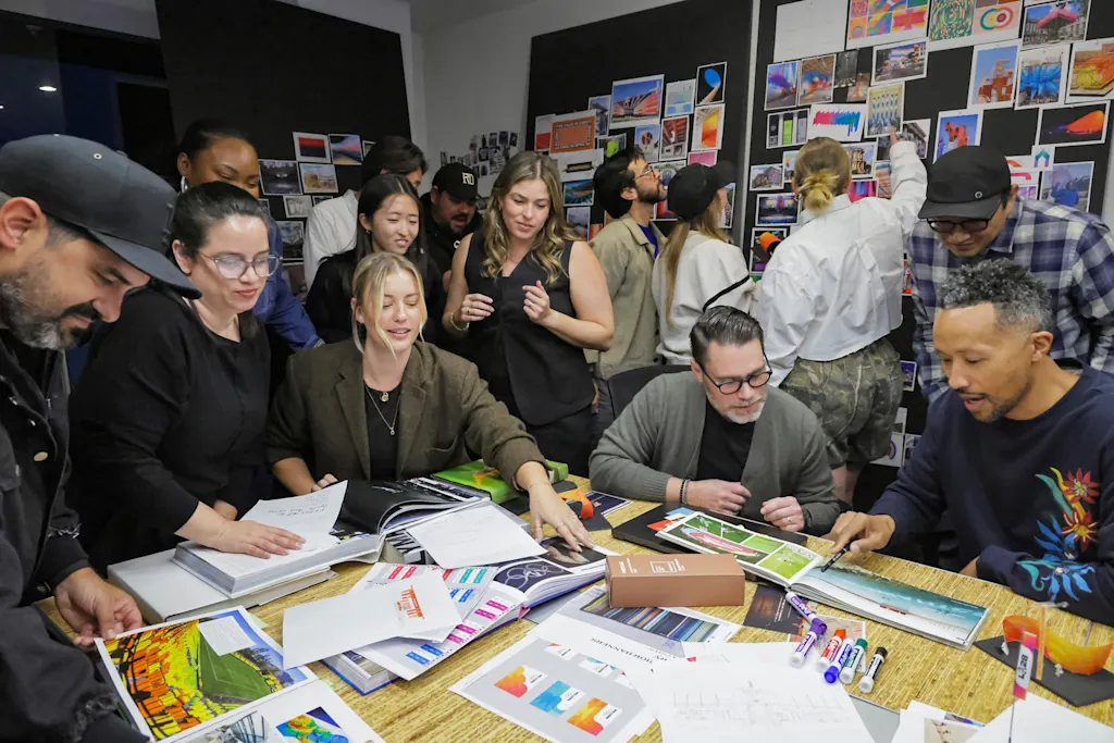 09-91511679-la-olympics-design-exclusive