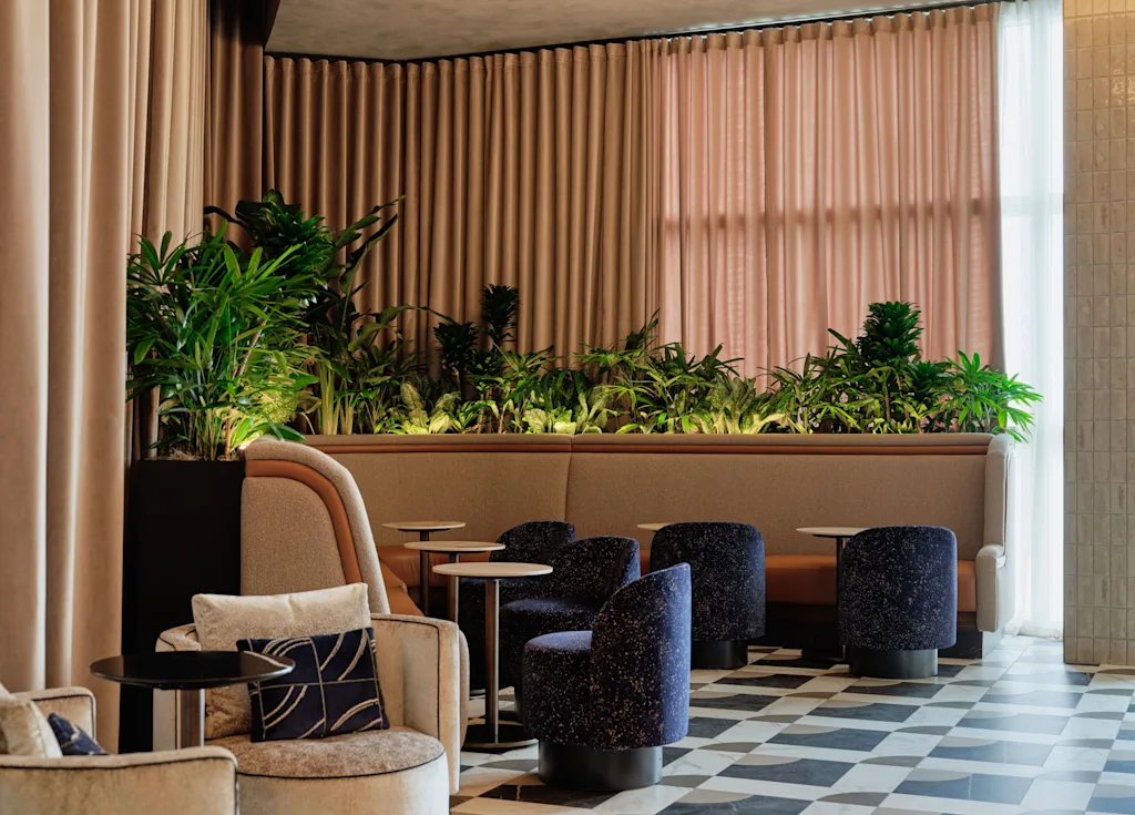 i-2-91502435-american-express-airport-lo