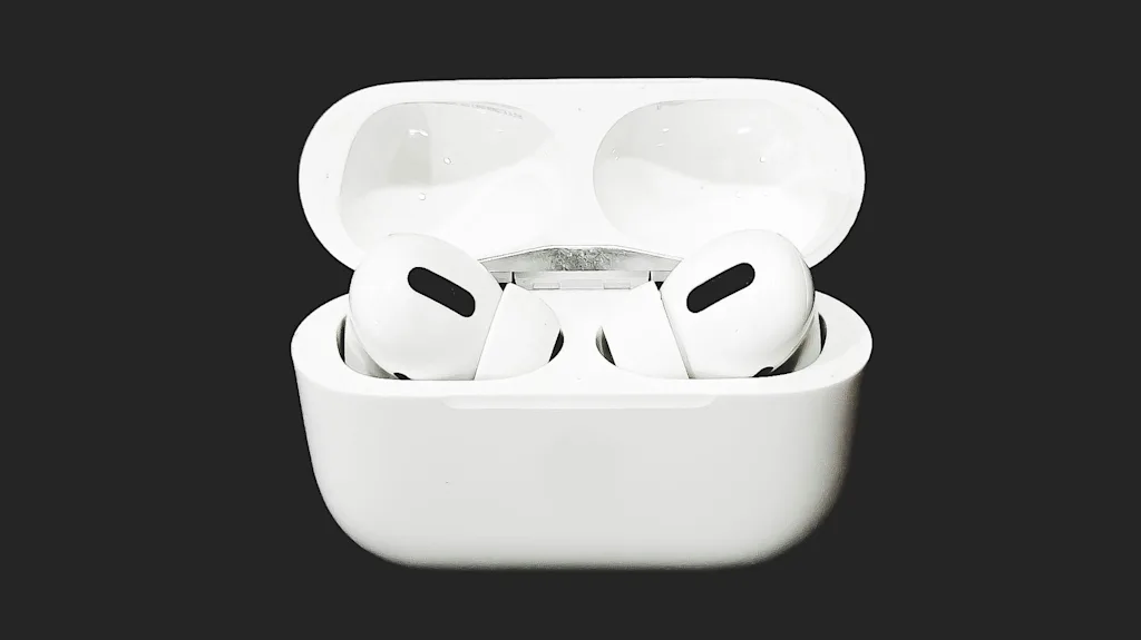 i-2-airpods.jpg