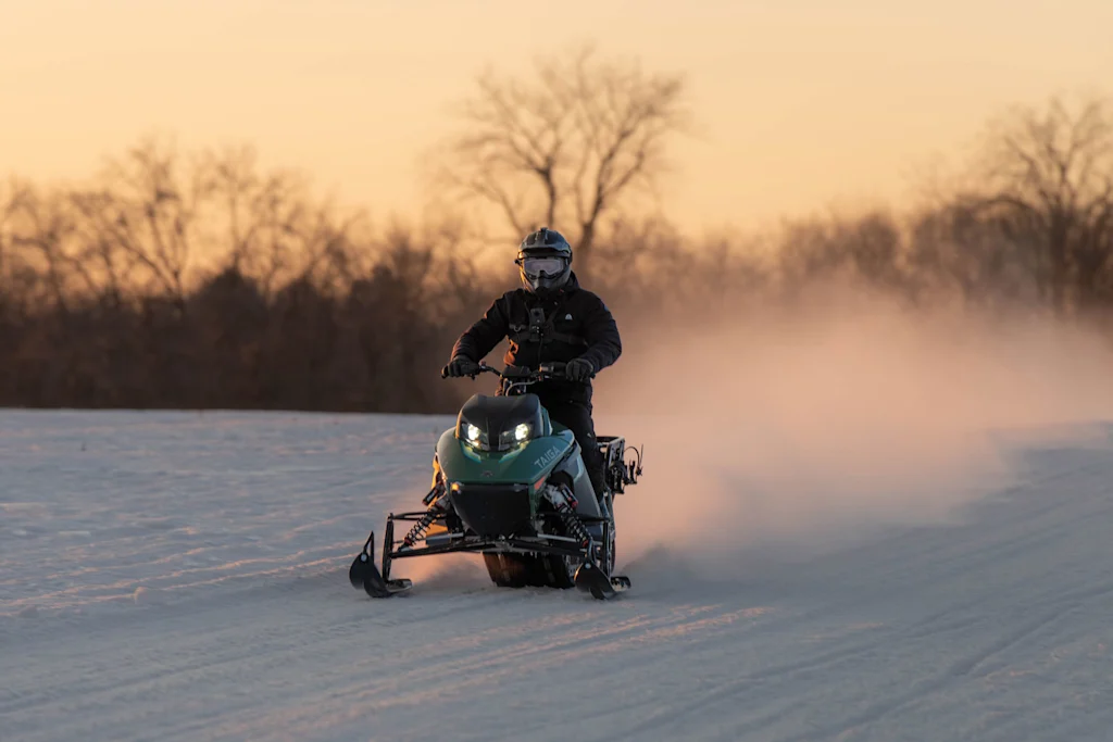 Elektrische auto’s? Dit bedrijf maakt volledig elektrische sneeuwscooters en waterscooters