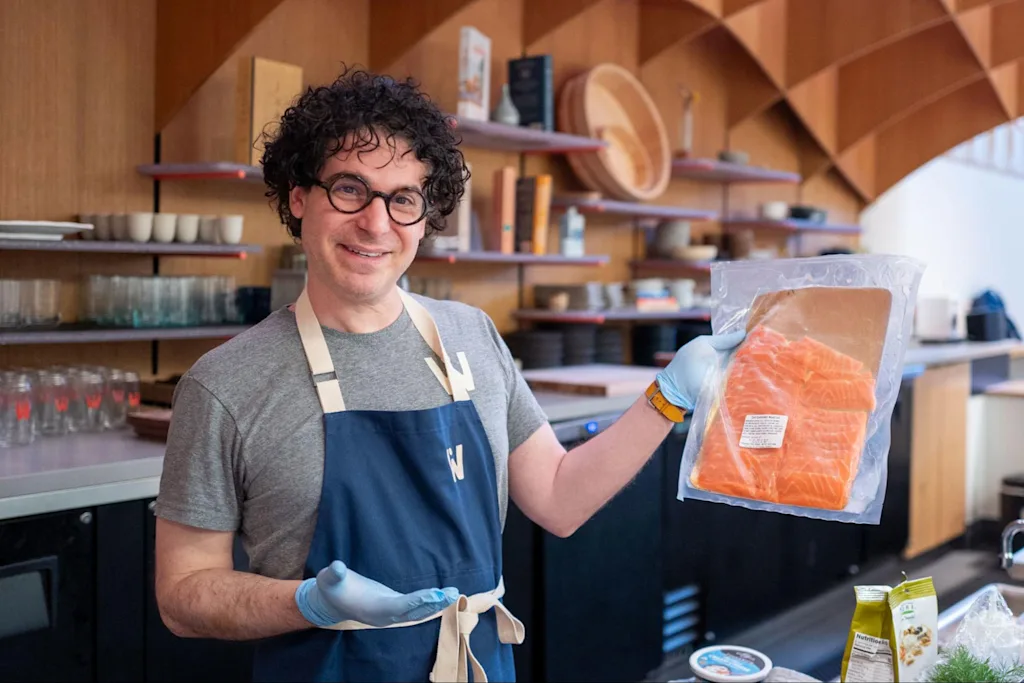 i-7-91513827-i-ate-lab-grown-salmon-it-w