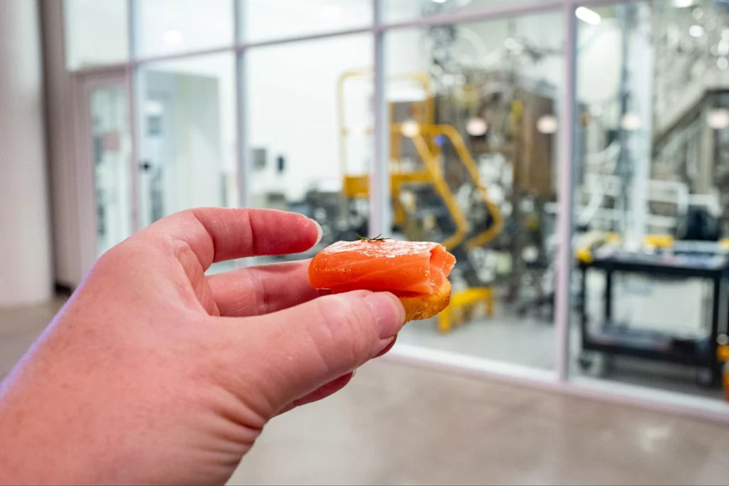 i-9-91513827-i-ate-lab-grown-salmon-it-w