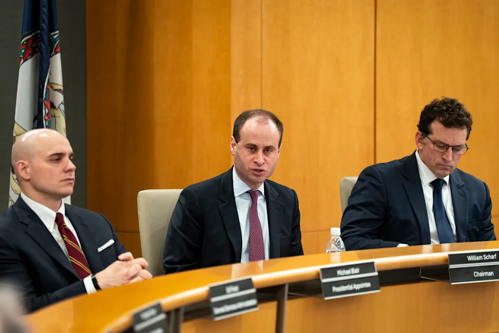 ‘We gaan ons afvragen waarom we het niet eerder hebben gedaan’: de balzaal van Trump in het Witte Huis krijgt een stempel van goedkeuring