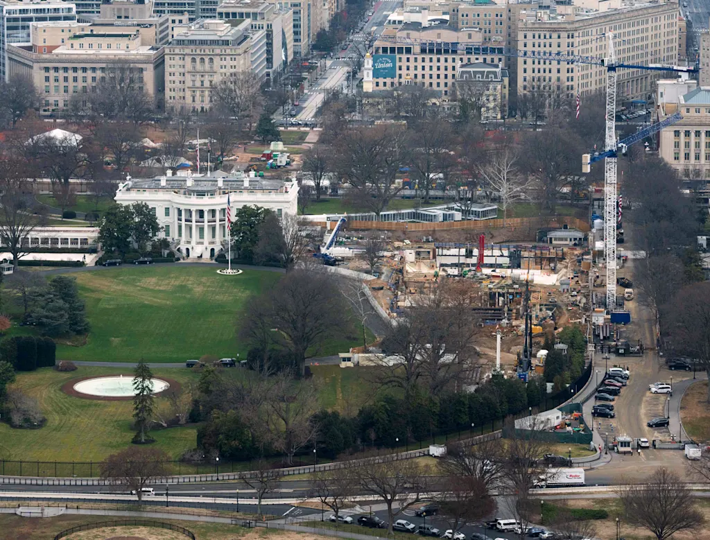 ‘Alsjeblieft!’ De brutale uitspraak van een rechter stopt de balzaalplannen van Trump in het Witte Huis