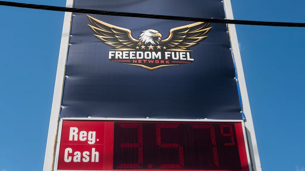 25 stations-service renommées 'Freedom Fuel Network'