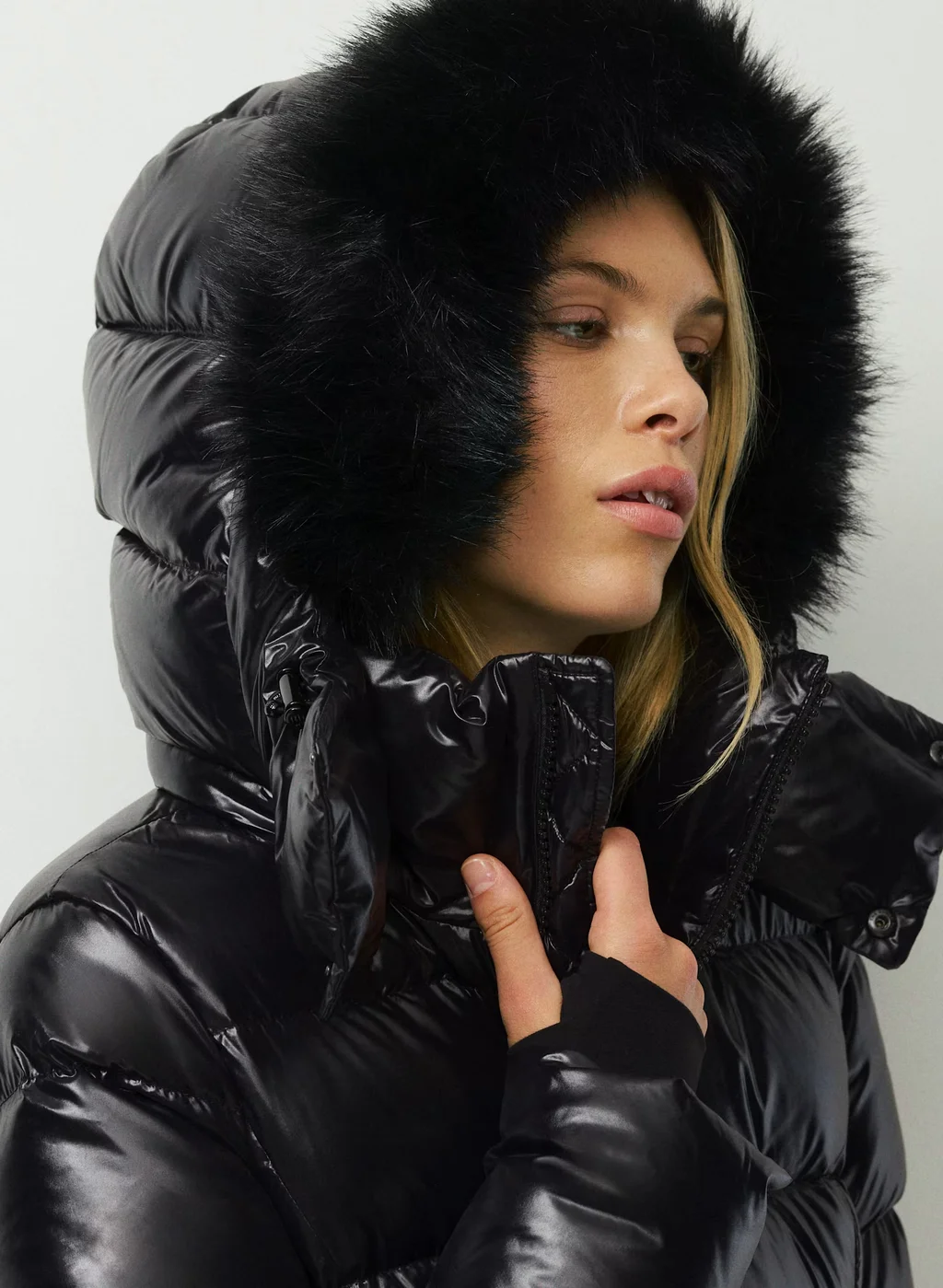 Otra vista de la chamarra SuperSnug Puff de Aritzia