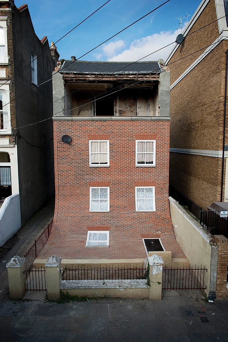 Floppy House: Abandoned Building Reinvented With A Slouchy Facade ...
