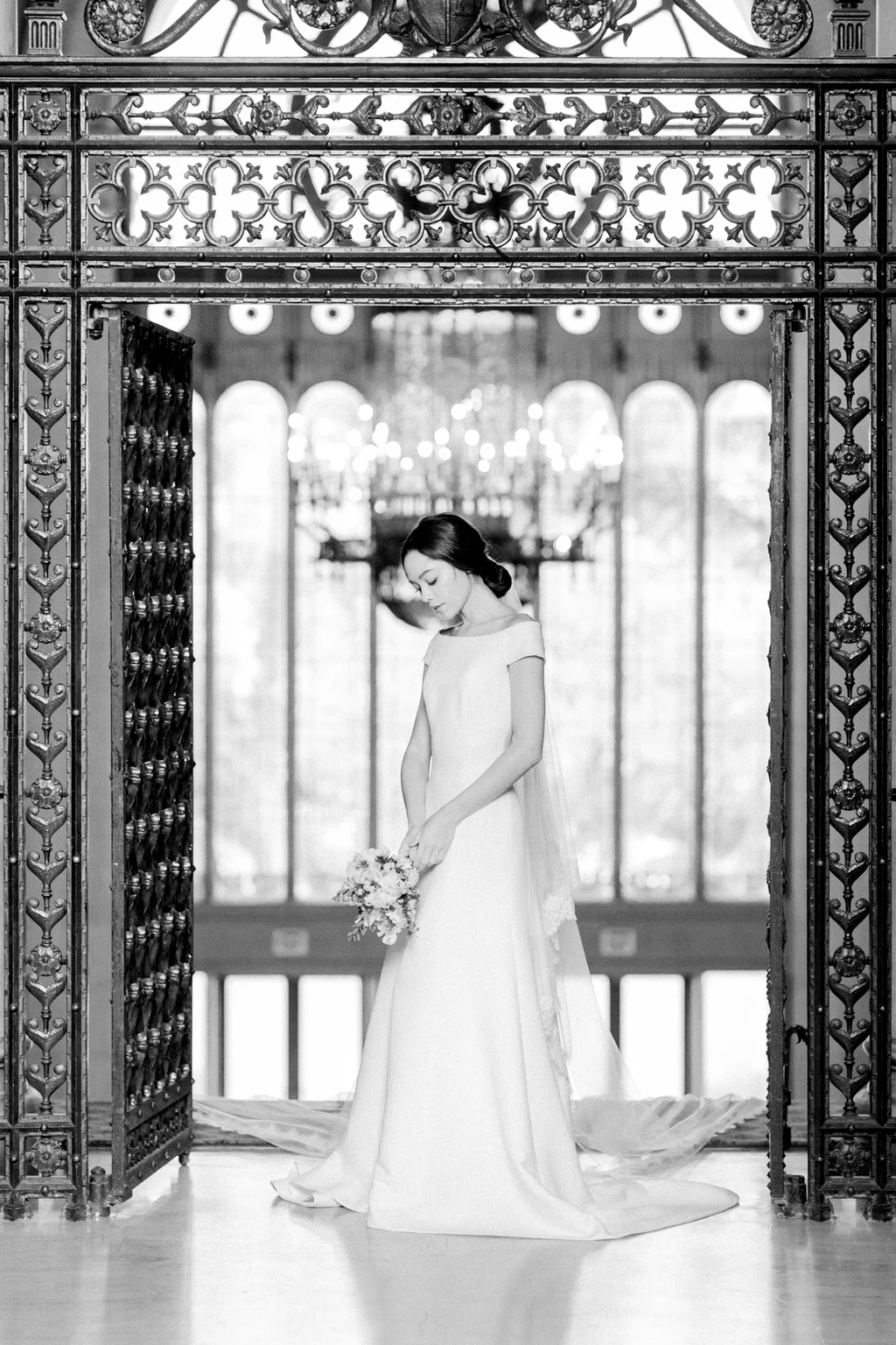 who designed megan's wedding dress Megan