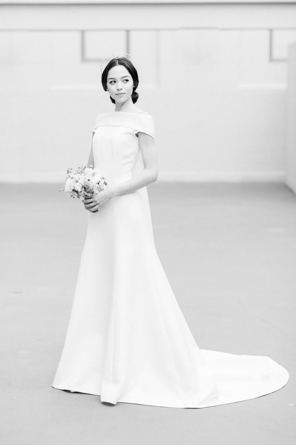 meghan's wedding dress designer Revisiting Meghan Markle's Sleek 6-Figure Wedding Dress