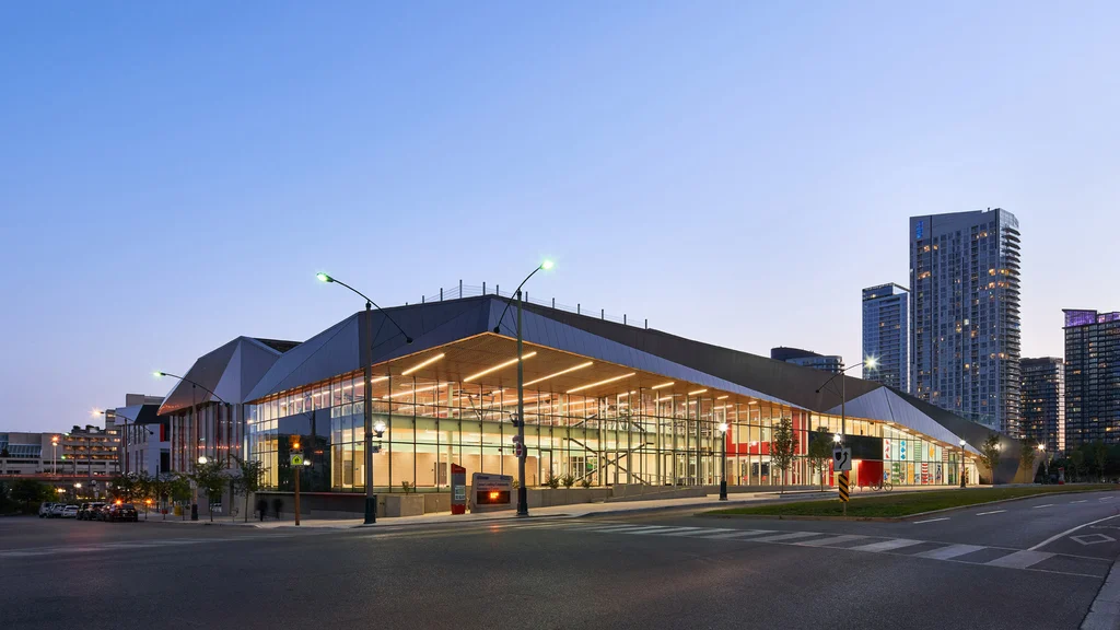 This Toronto development replicates suburban living in a high-rise ...