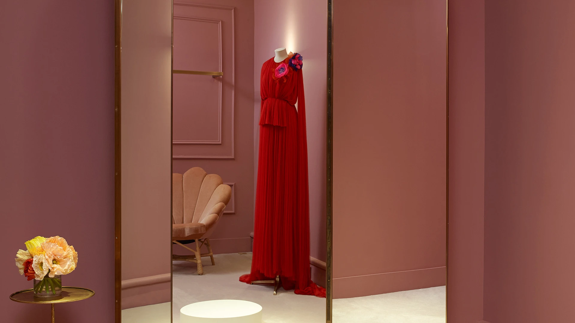 How Moda Operandi Is Building The Luxury Department Store Of The Future - Fast  Company, image size:1920x1080