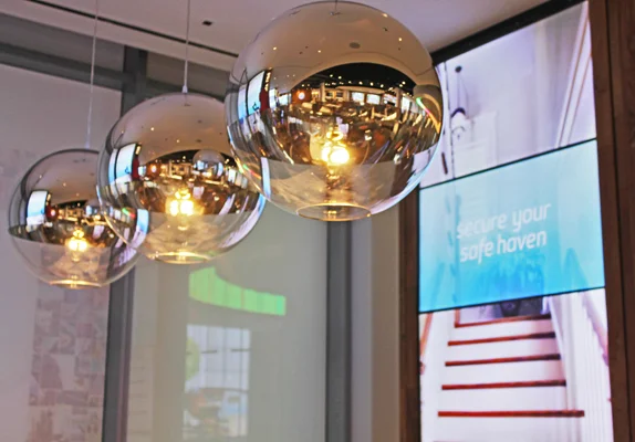 AT&T Opens 10,000 Sq. Ft. Flagship Store In Chicago, Pushes