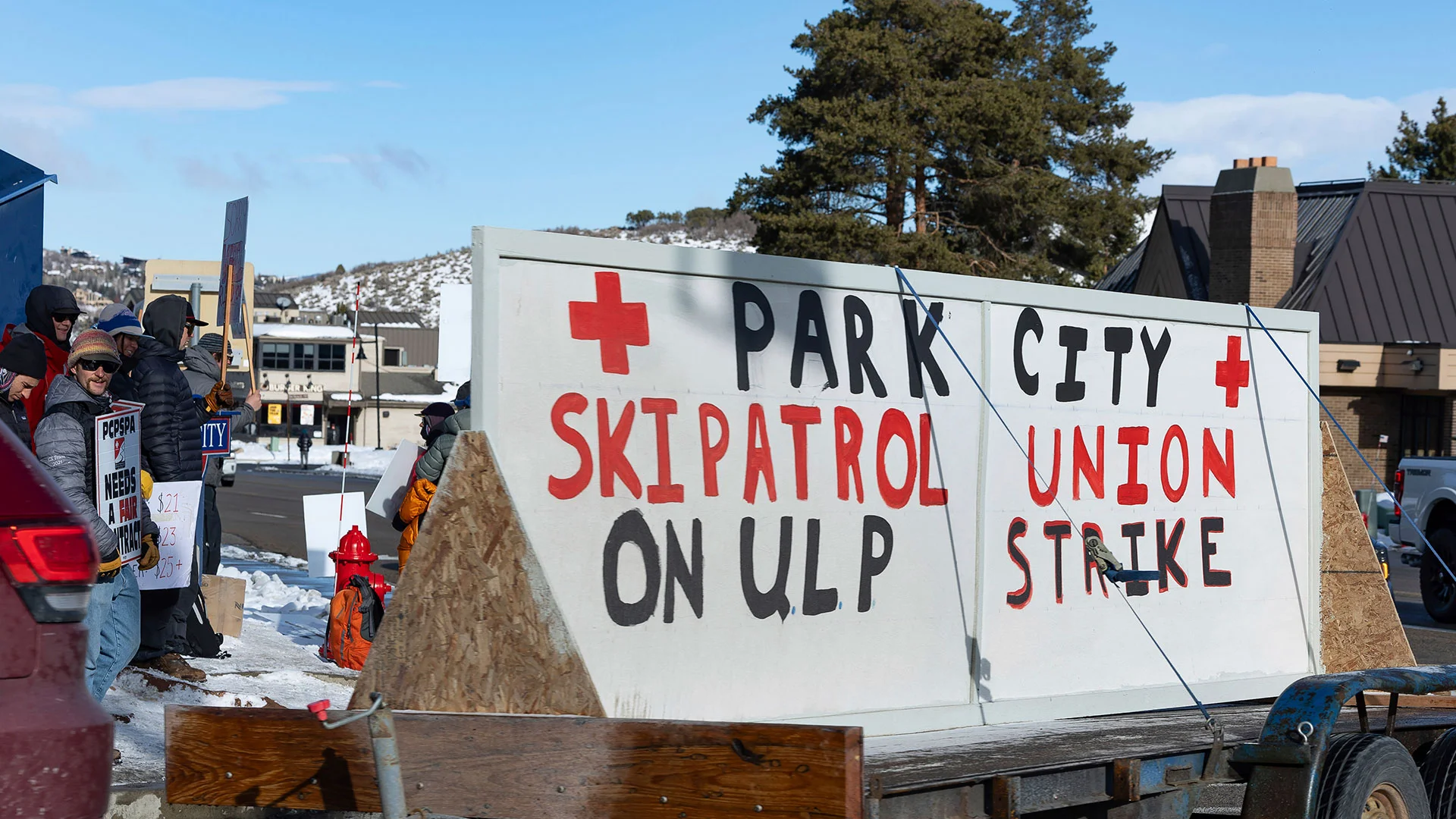 Park City ski patrollers reach tentative deal to end strike