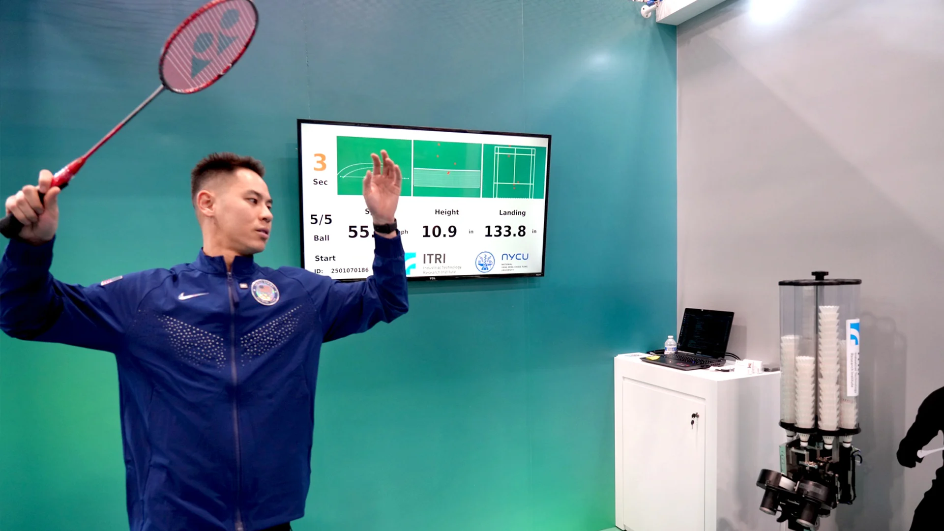 AI taught me to be a (slightly) better badminton player at CES