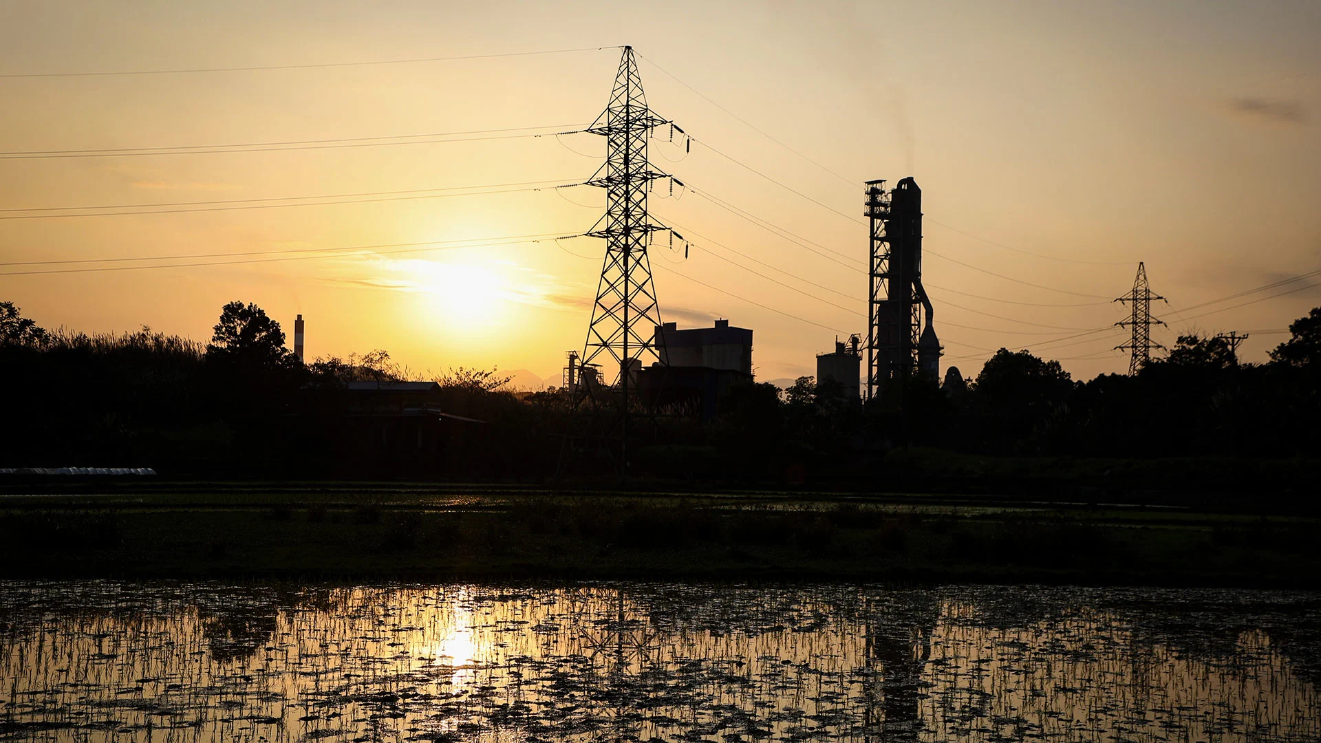 Vietnam triples its clean energy goals, aims to get 16% of its power from solar