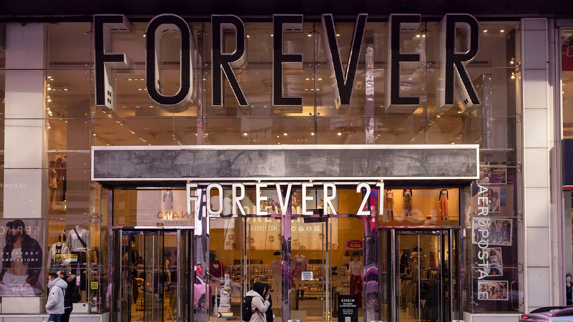 Forever 21 closing stores? Fashion chain could join list of retailers shuttering hundreds of locations this year