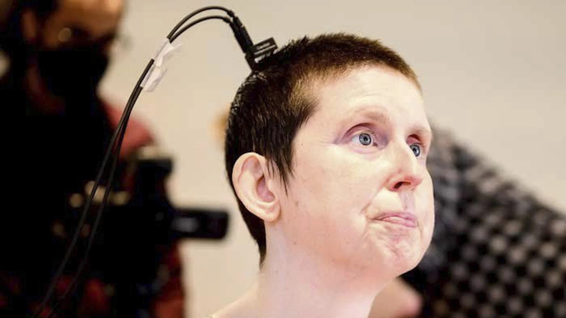 This brain-computer interface allowed a stroke survivor to speak after 18 years