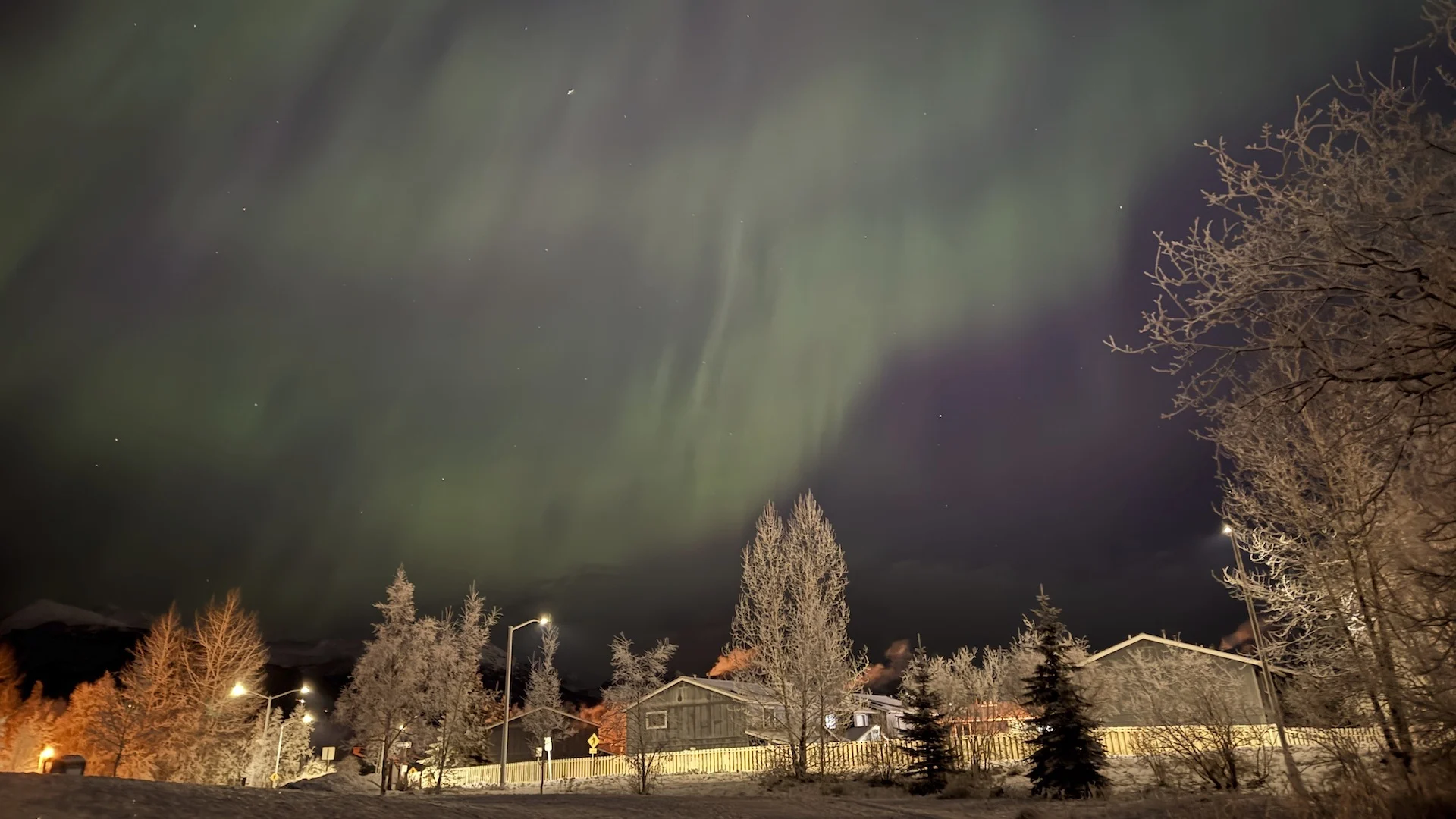 Aurora-Borealis-Prognose weitet sich aus, da starker Sonnensturm die Erde ...